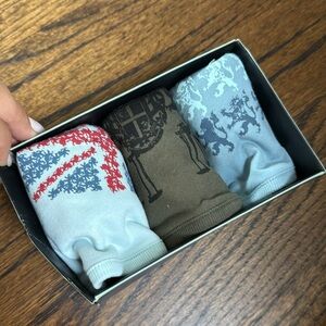 NIB Juicy Couture Boys Bib Set